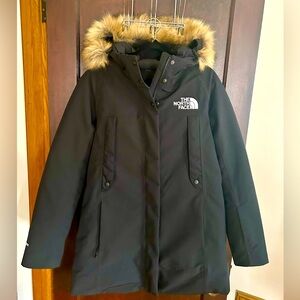 The North Face Women’s Black Arctic Parka